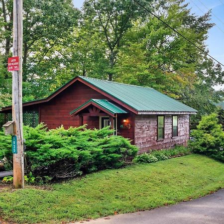 Romantic Mtn Cabin Hot Tub & Jacuzzi Views Villa Sevierville Exterior foto