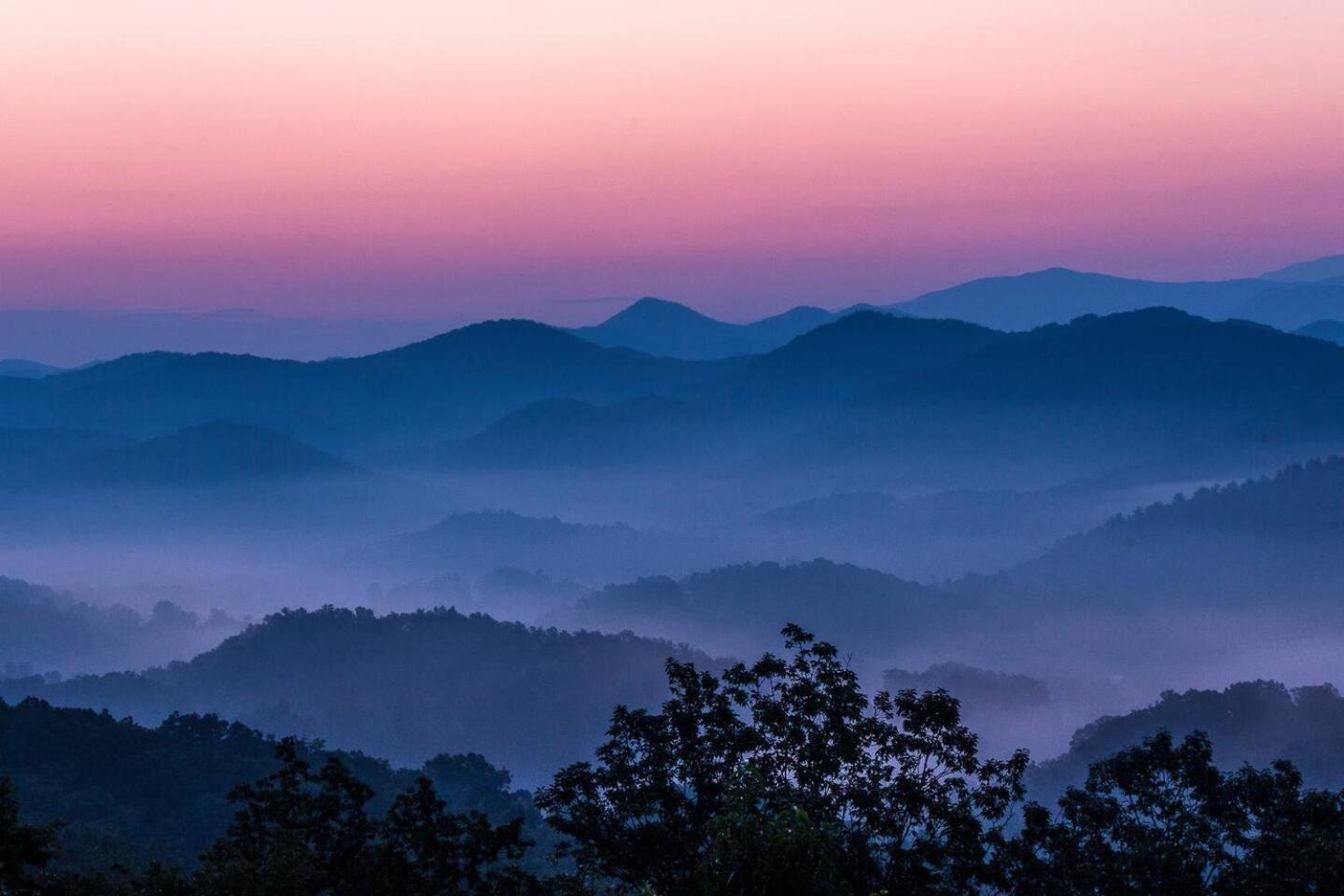 Romantic Mtn Cabin Hot Tub & Jacuzzi Views Villa Sevierville Exterior foto